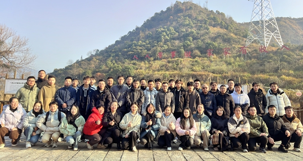 科技團建.jpg 科技團建.jpg